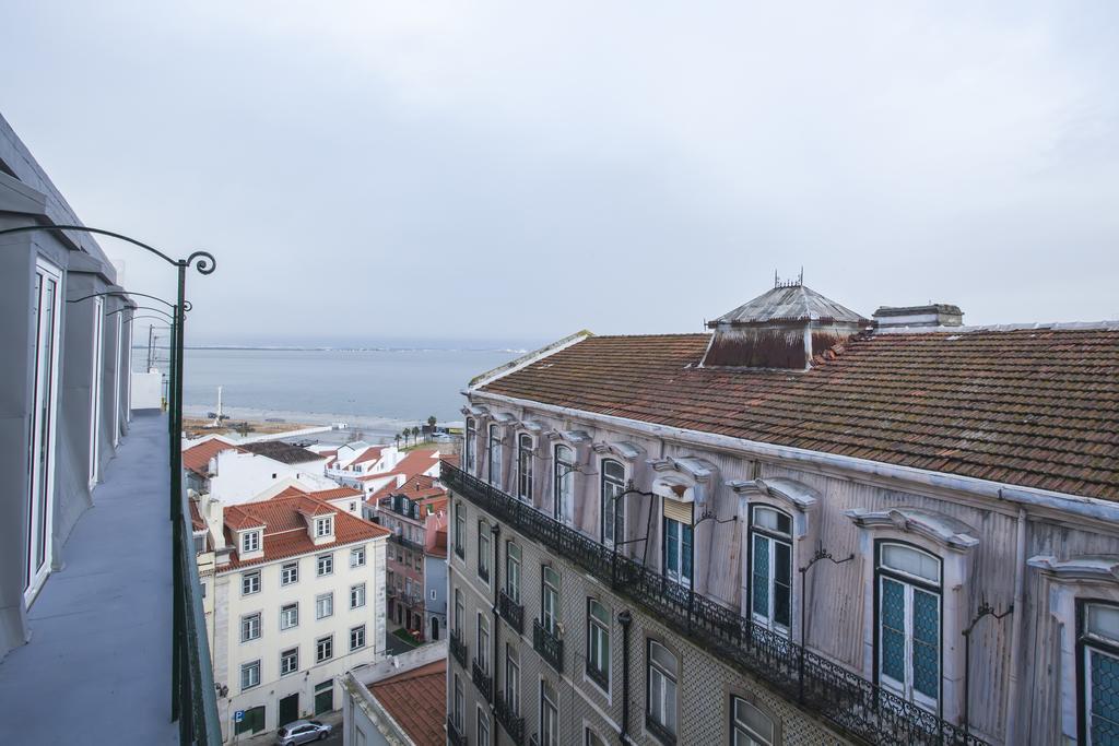 Breathtaking River View In Alfama Lisboa Εξωτερικό φωτογραφία