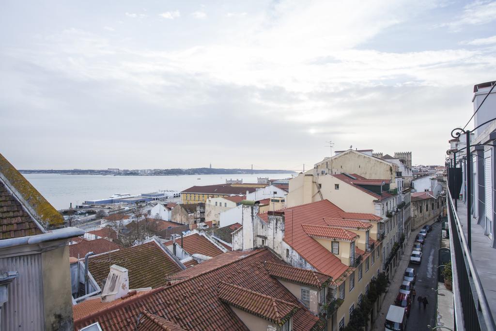 Breathtaking River View In Alfama Lisboa Εξωτερικό φωτογραφία